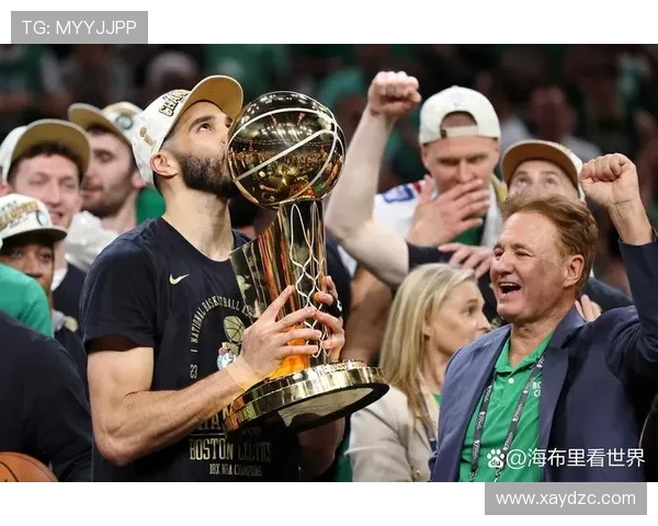 NBA季后赛即将打响,球星们备战冲击总冠军 NBA季后赛即将打响,球星们备战冲击总冠军